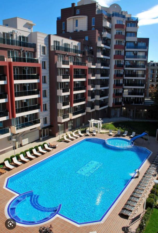 Admiral Plaza Aparthotel Slăntjev Brjag Exteriör bild