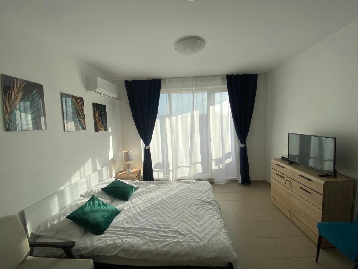 Admiral Plaza Aparthotel Slăntjev Brjag Exteriör bild