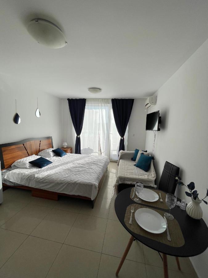 Admiral Plaza Aparthotel Slăntjev Brjag Exteriör bild