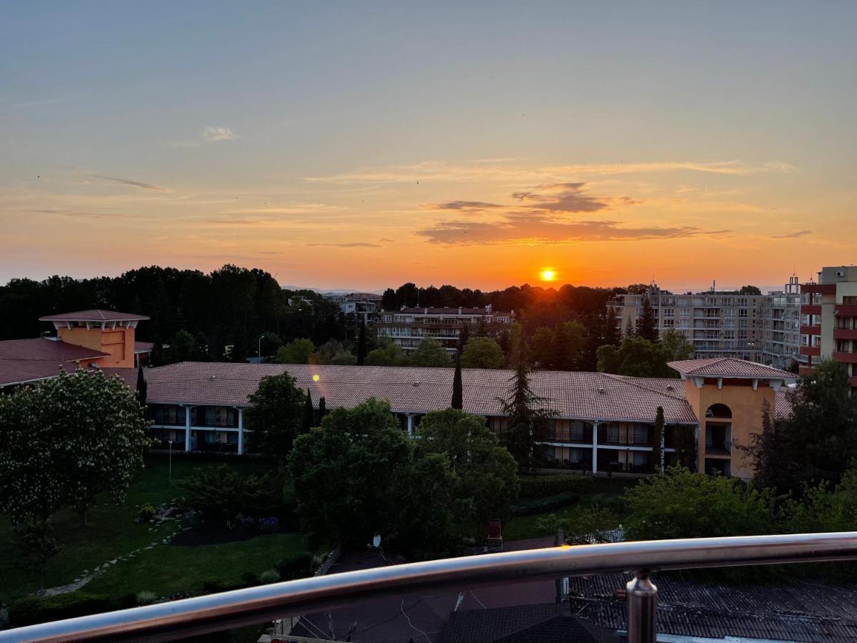Admiral Plaza Aparthotel Slăntjev Brjag Exteriör bild