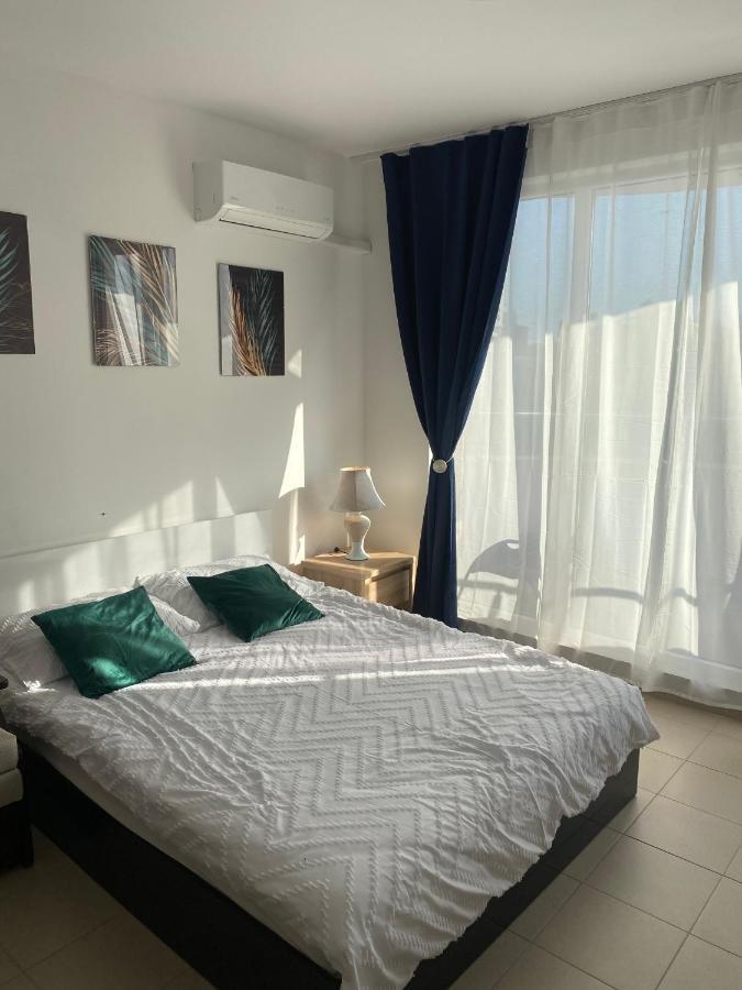 Admiral Plaza Aparthotel Slăntjev Brjag Exteriör bild