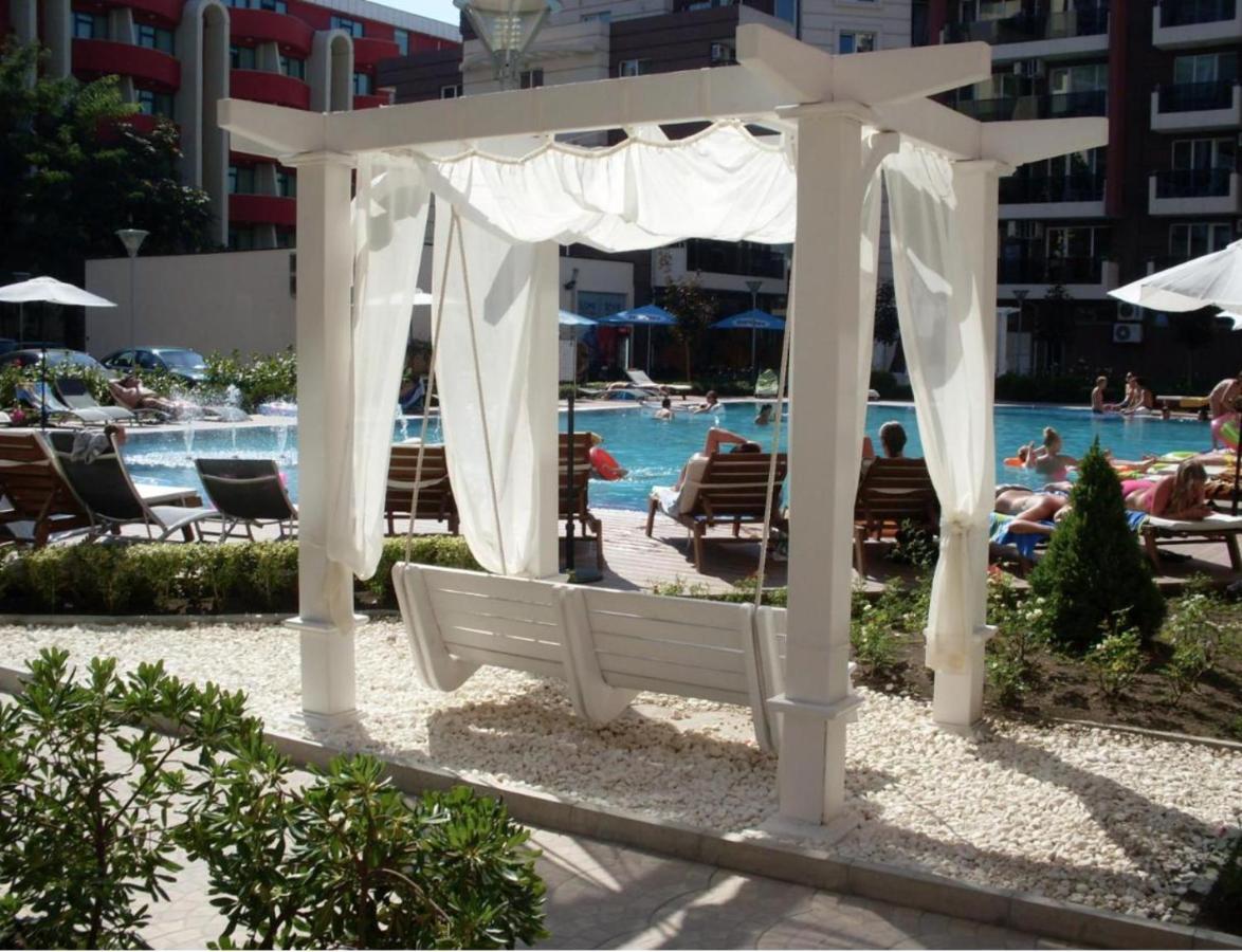 Admiral Plaza Aparthotel Slăntjev Brjag Exteriör bild